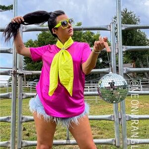 Hot pink top size XS NEW